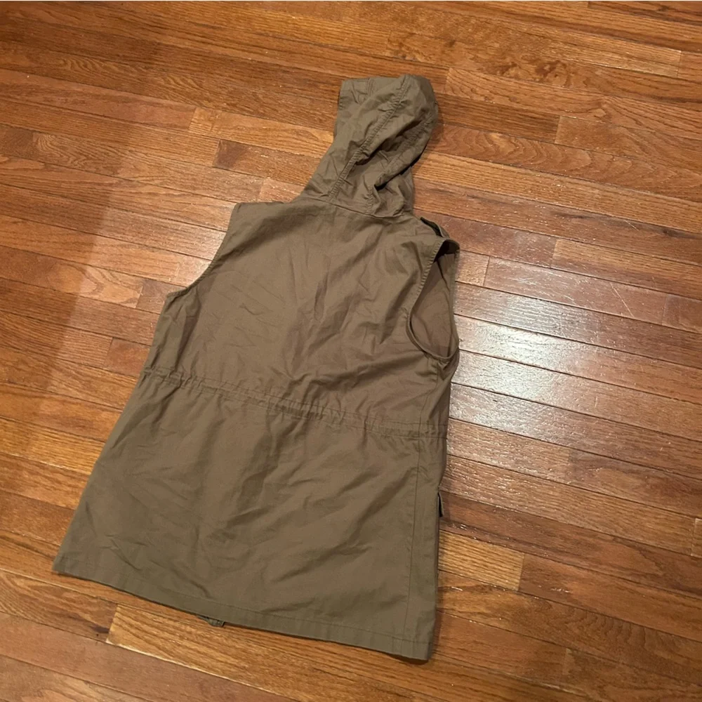 Zenana olive green hooded utility vest. Women’s size M - Picture 4 of 4
